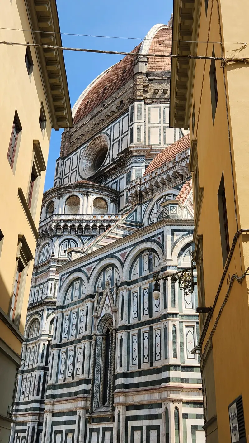 florence duomo alley